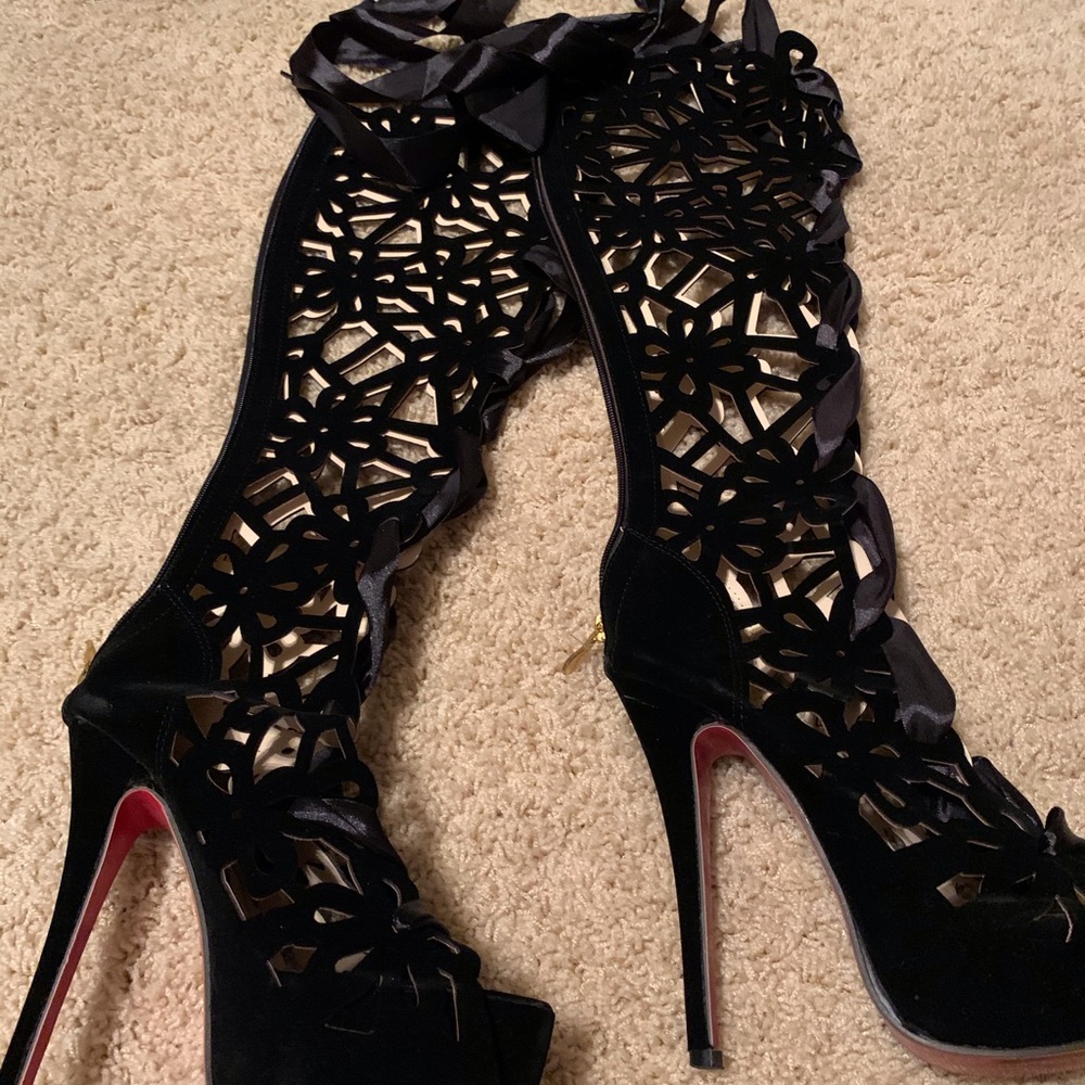 Knee high, super cute. Worn once.